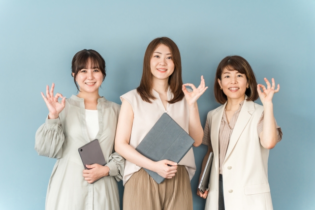 講師に寄り添う、女性スタッフによる細やかなサポート