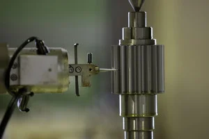 誤差3μm以下の高精度加工