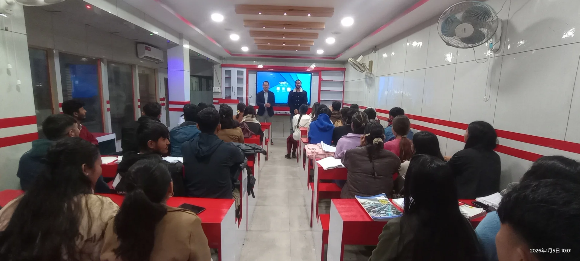 Foreigner-Centric LP & SNS Support