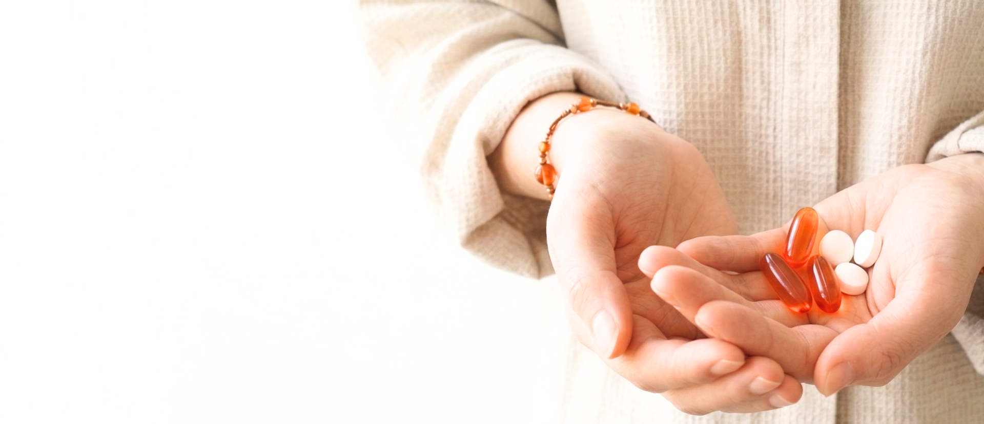 自社培養霊芝エキスOEM<span class="blueBack">高品質・小ロット</span>で<span class="underline">理想の製品</span>を