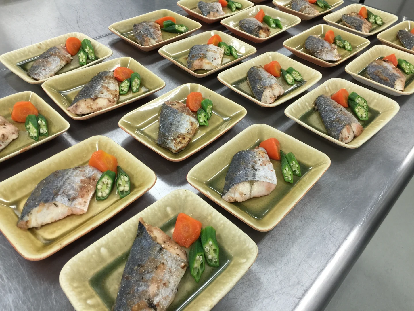 給食のクレームとコスト、減らせます