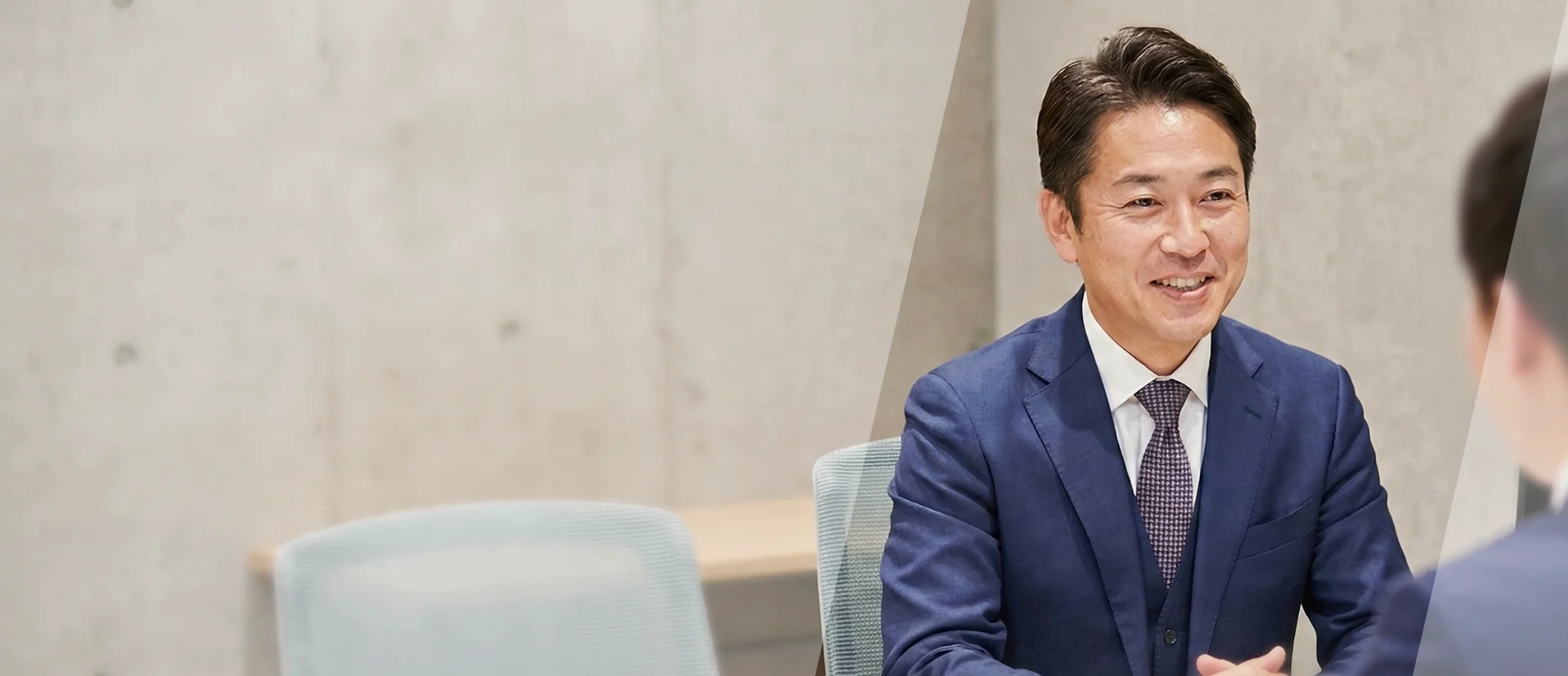 不動産ファンド向けサービス35年の銀行経験で<span class="blueBack">ファンドの仕入れ資金調達額</span>を<span class="underline">最大化</span>